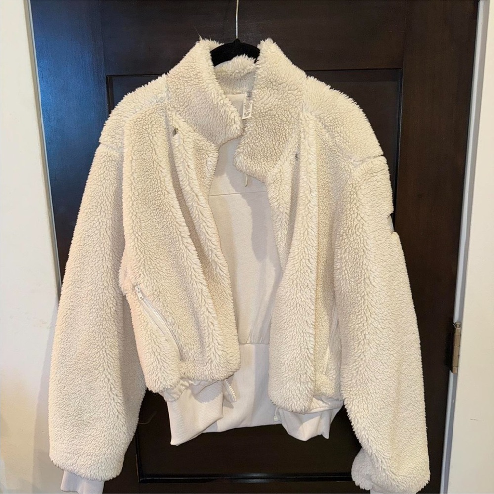 Alo sherpa coat!